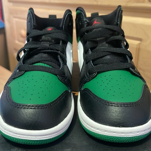 JORDAN 1 MID (PS) - Picture 2 of 4